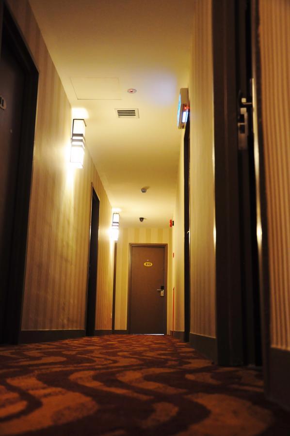 Hotel Zamburger Victory City Johor Bahru Eksteriør billede