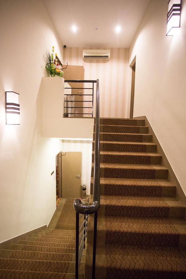 Hotel Zamburger Victory City Johor Bahru Eksteriør billede