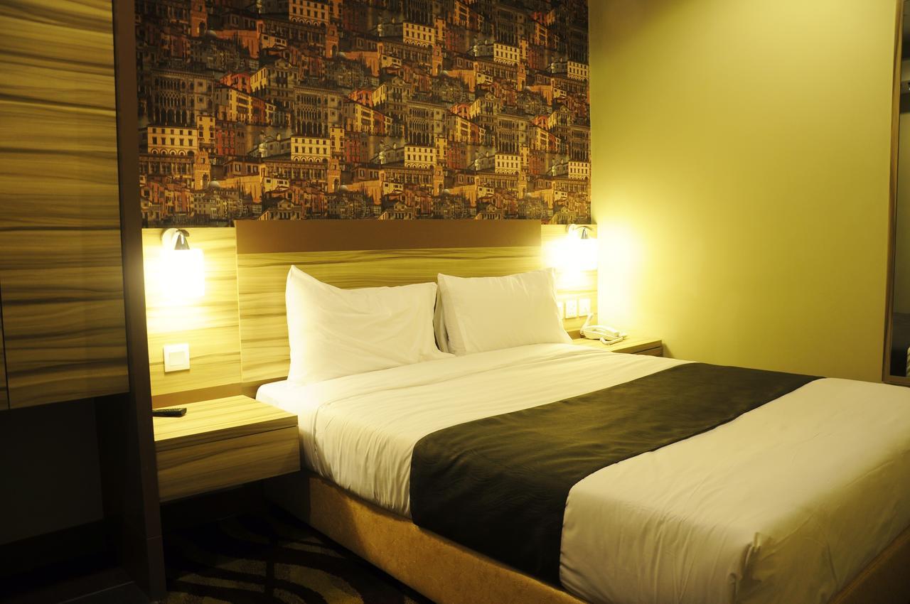 Hotel Zamburger Victory City Johor Bahru Værelse billede